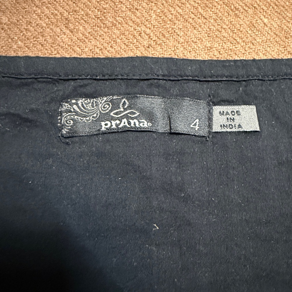 Cute skirt with stitching details